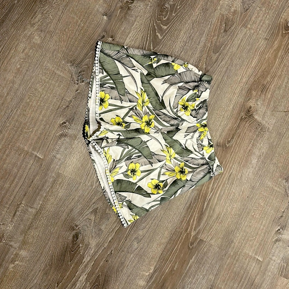 Brand new banana republic shorts